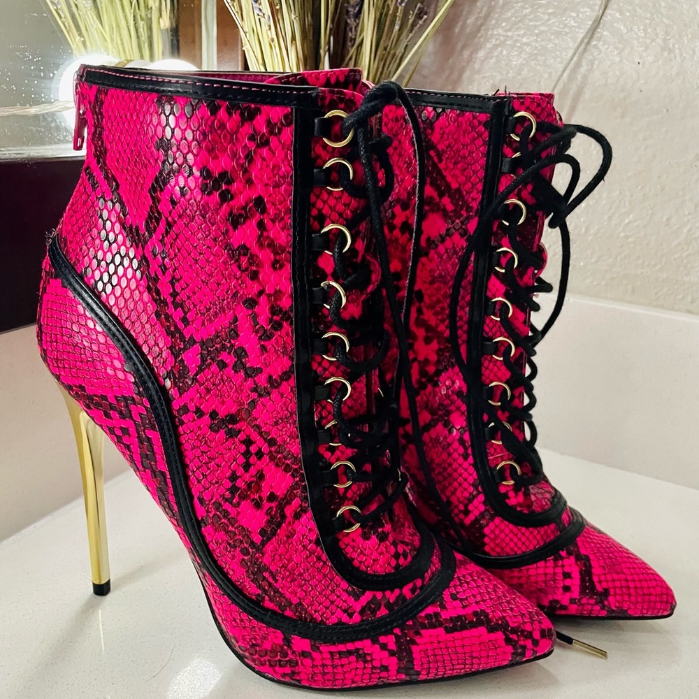 Pink laced up boot stiletto